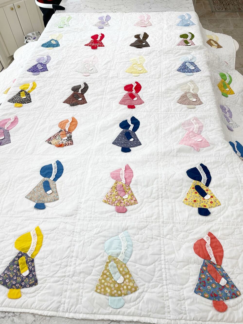 Handmade Appliqué Sunbonnet Sue Multicolor 3D Vintage 77x88” Twin